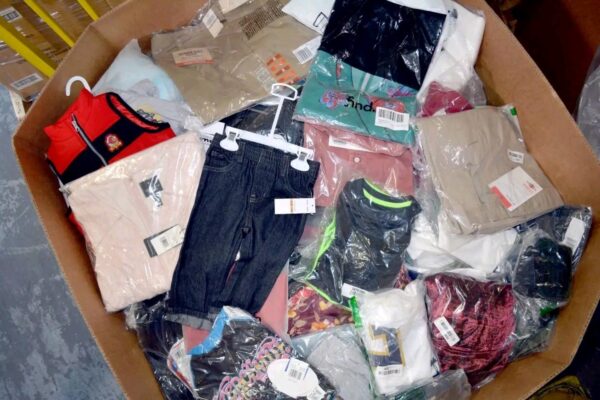AMZ Clothes pallet - Image 4