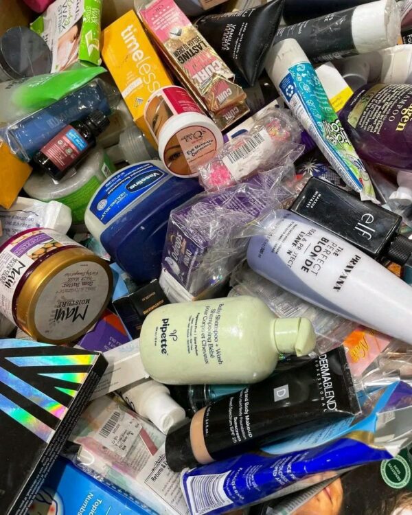 Mix Cosmetics and Makeups