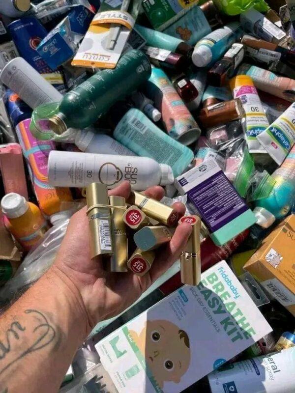 Mix Cosmetics and Makeups - Image 3