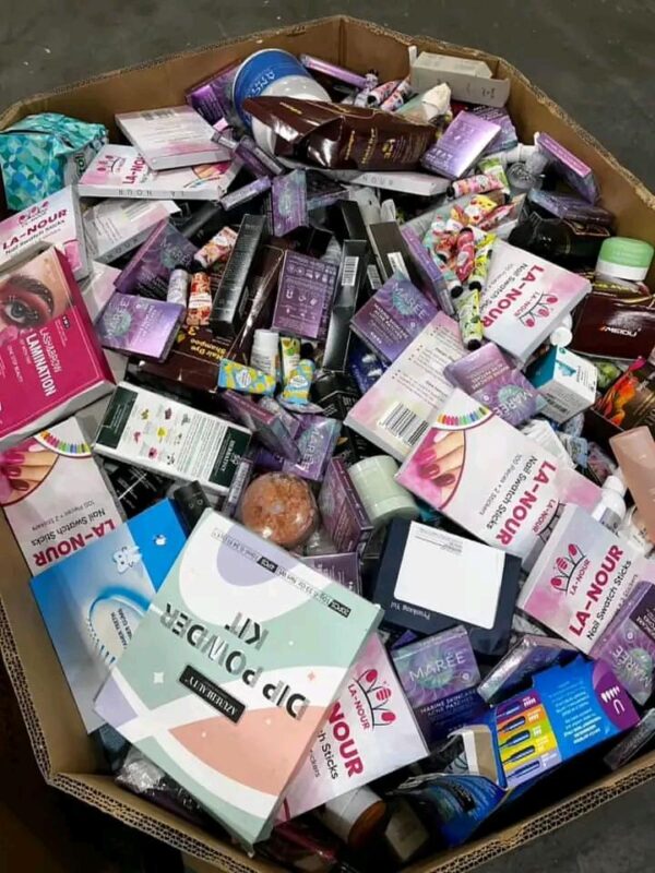 Mix Cosmetics and Makeups - Image 2