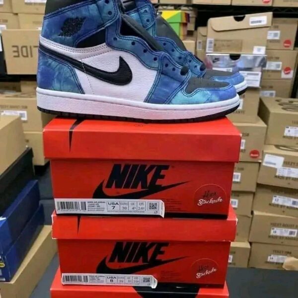 Nike sneakers pallet - Image 3